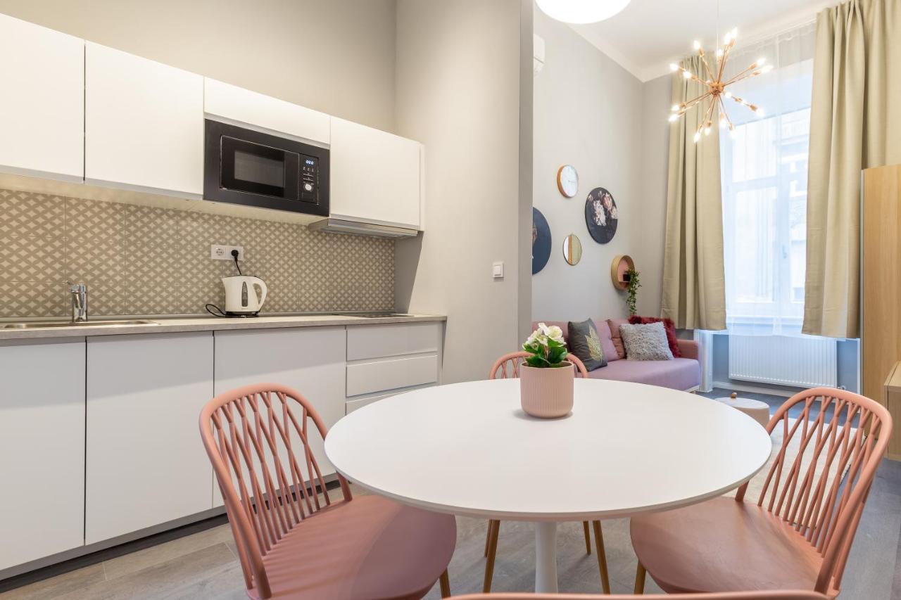 W33 - Prime Location - Comfortable Quality Apartments By Bqa Budapest Exterior photo